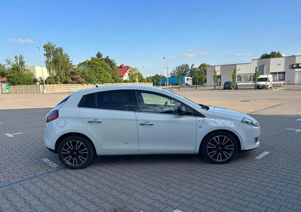 Fiat Bravo cena 23900 przebieg: 157561, rok produkcji 2014 z Gostyń małe 121